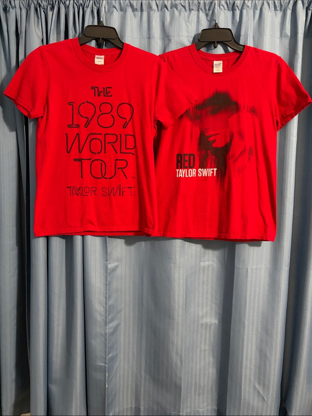 Taylor Swift Red Album & Taylor Swift The 1989 World Tour T-shirts Women’s Small